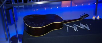 guitar_DC.0000000.jpg